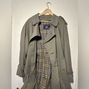 Men’s Burberry trench - olive green/grey 38 Short